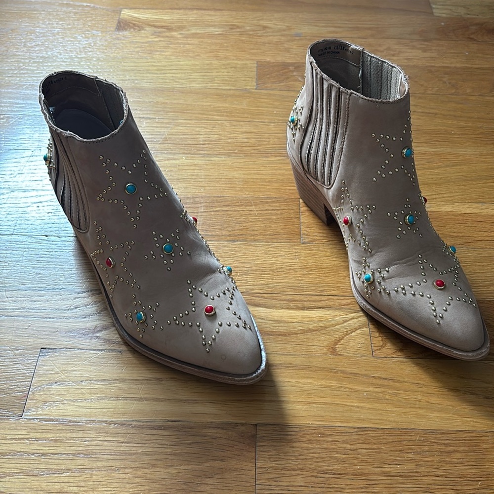 Chinese Laundry ankle boot 7.5